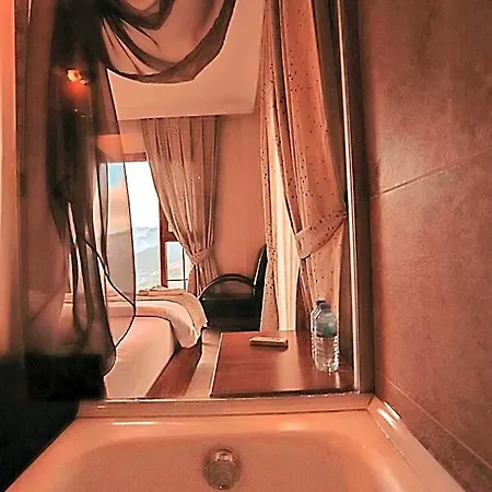 فندق Goedence Restoran 5*