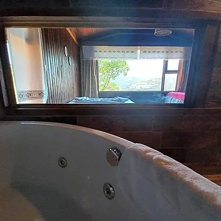 فندق Goedence Restoran سفيريهيسار